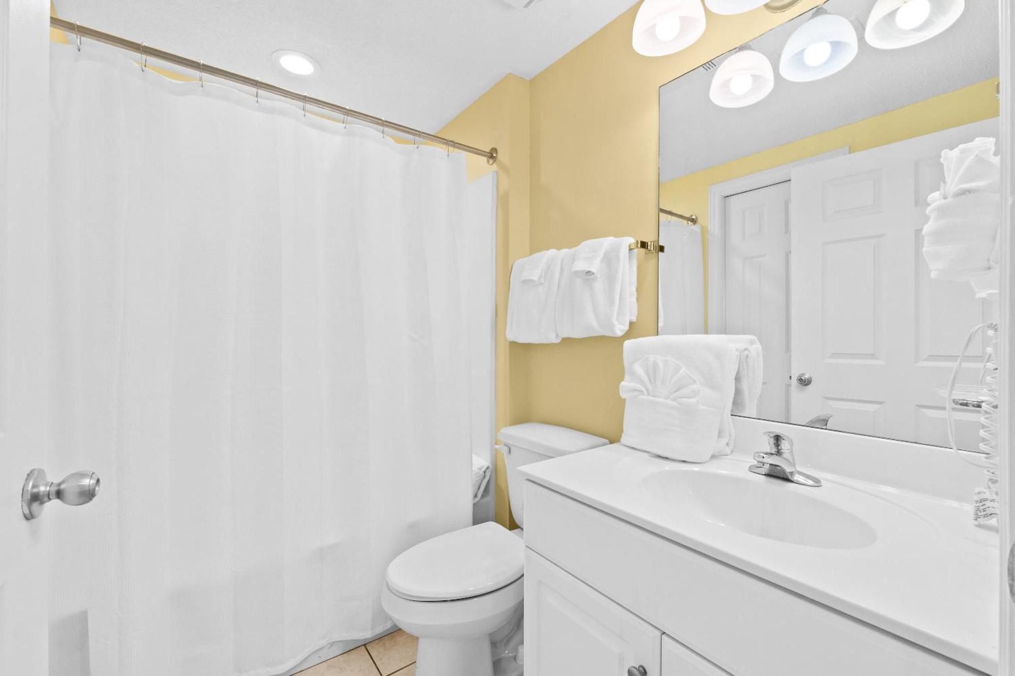 Majestic Beach Resort Tower 2 By Panhandle Getaways Panama City Beach Room photo